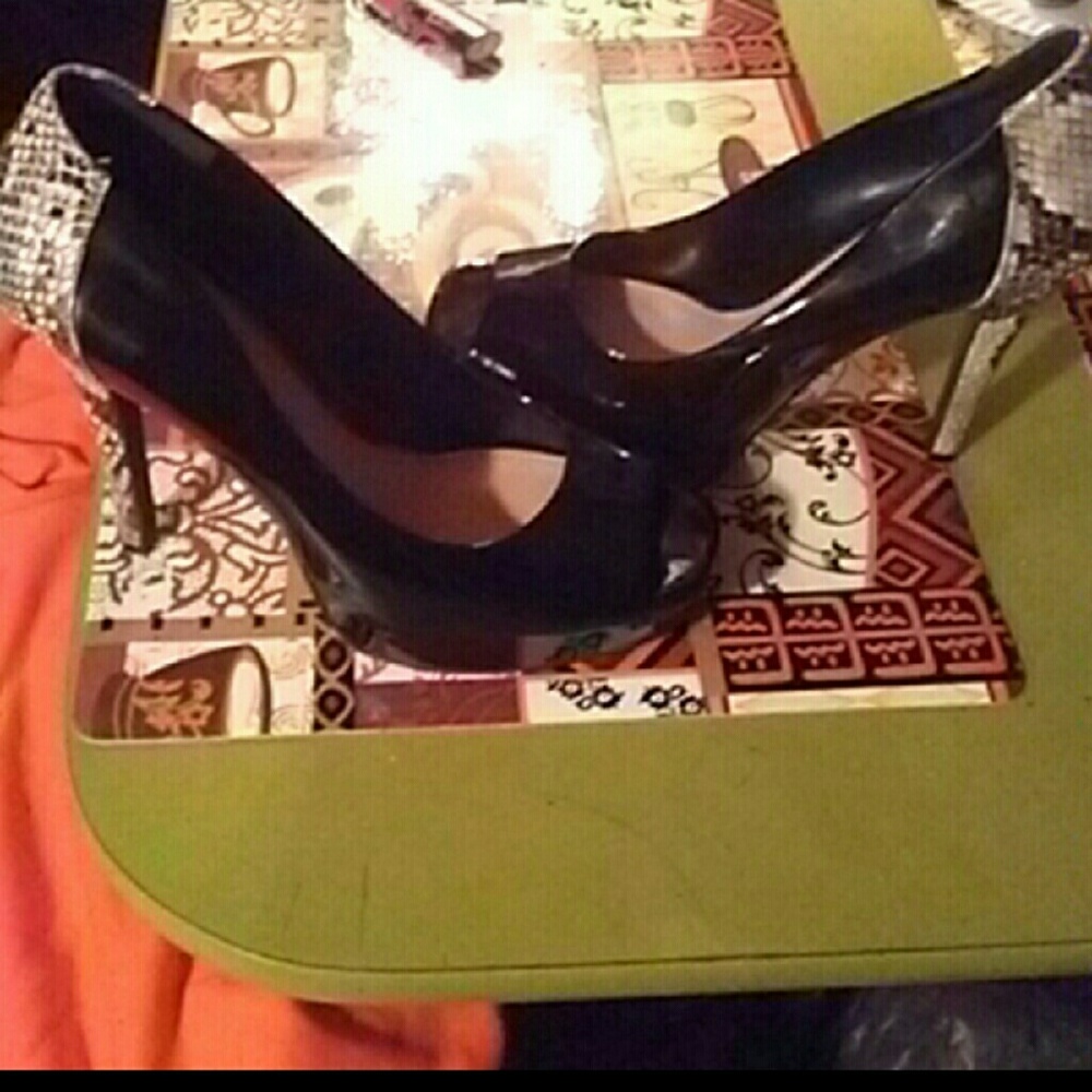 Jessica Simpson heels